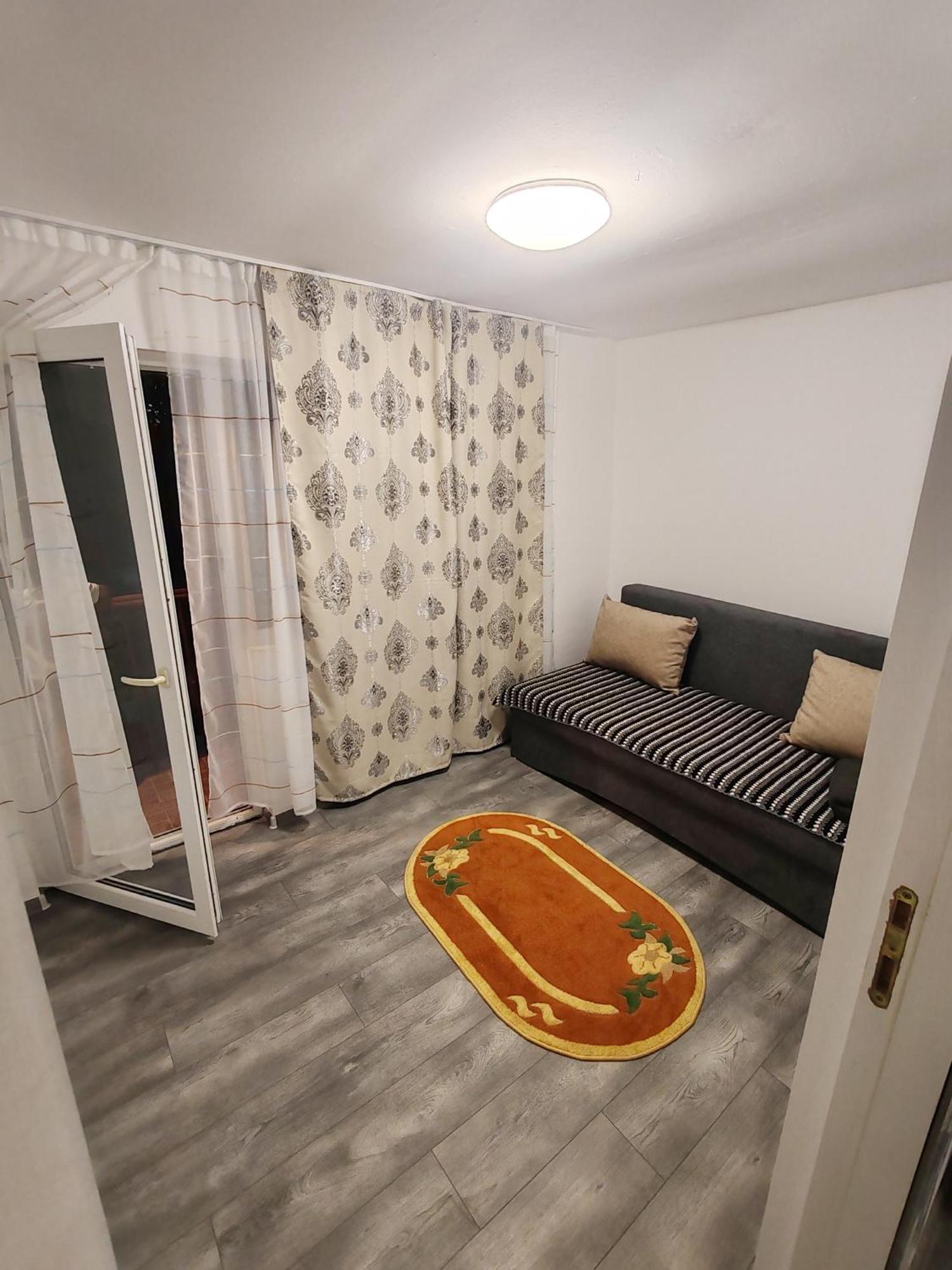Trei Insule Home Арад Екстериор снимка