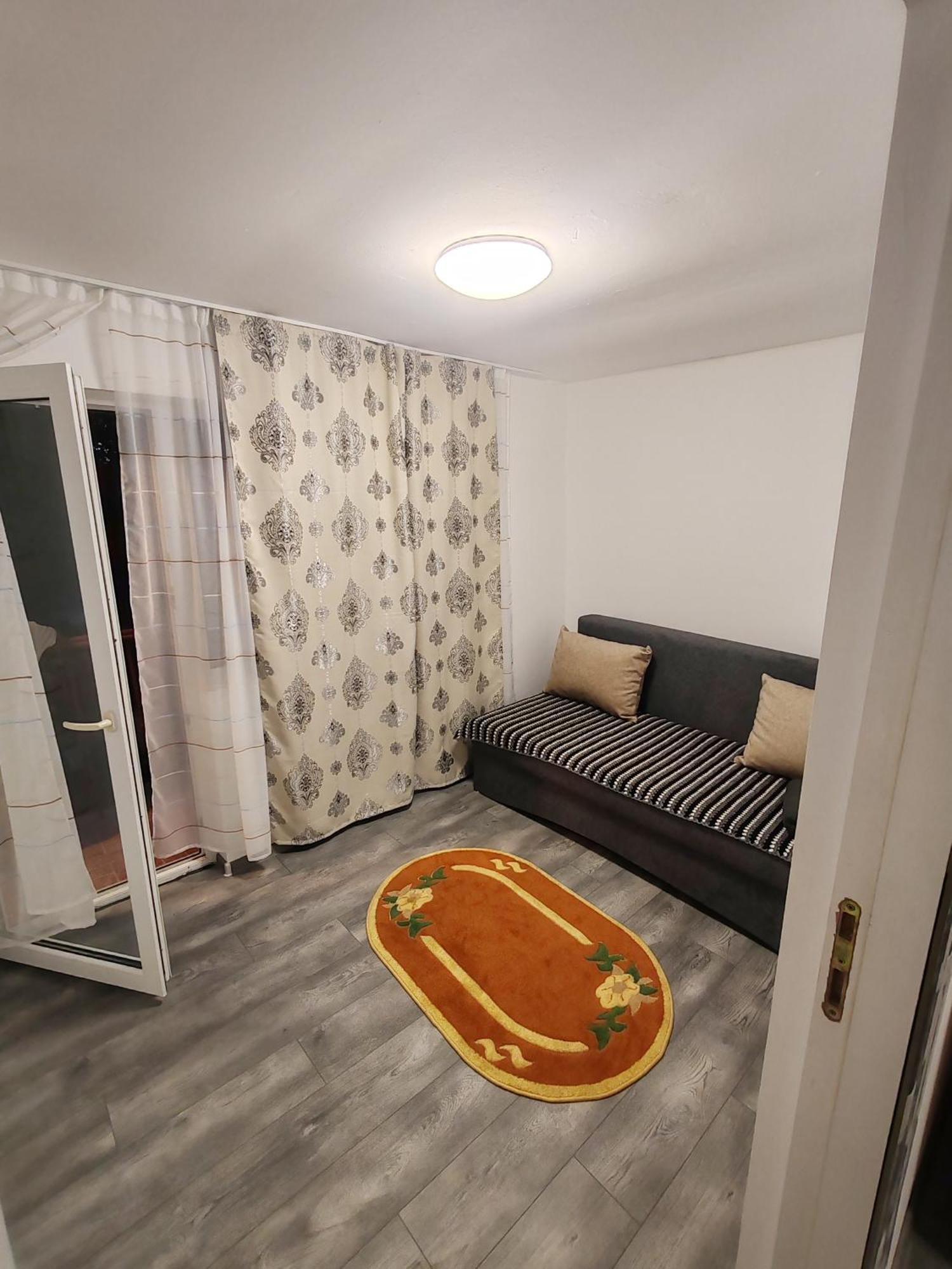 Trei Insule Home Арад Екстериор снимка